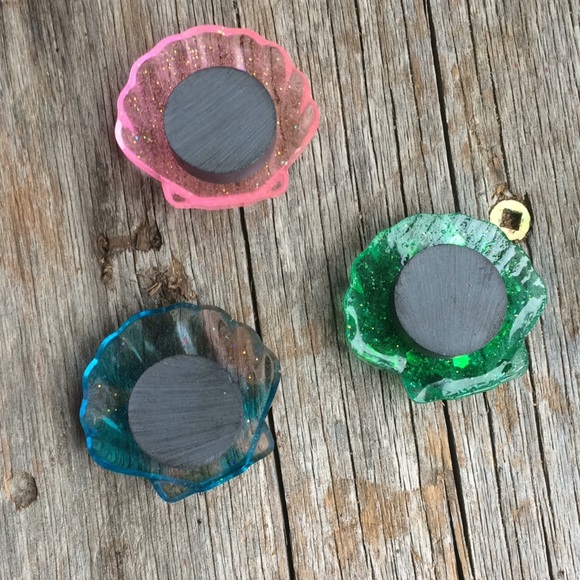 3 seashell resin magnets - Picture 2 of 2